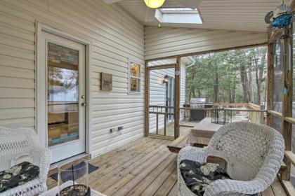 Ocean Pines House with Screened-In Deck and Grill! - image 8