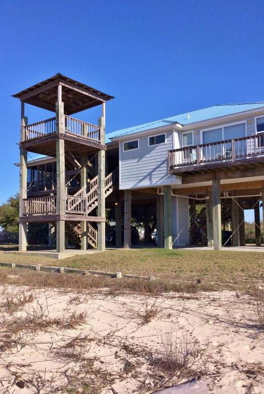 Oceanfront Stilt House with Deck on Private Beach! - image 5