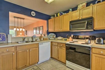 Ocean View Condo with Pool and Golf Course Access - image 15