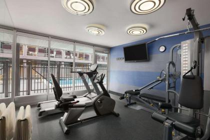 Ramada by Wyndham Rockville Centre - image 3