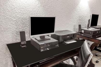 Ramada by Wyndham Oceanside - image 3