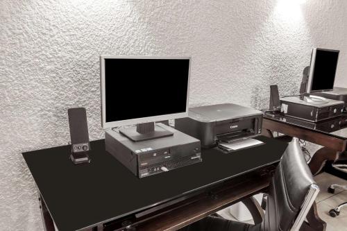 Ramada by Wyndham Oceanside - image 3