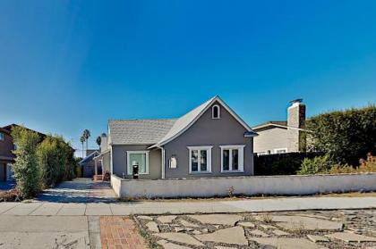 Stylish Retreat - Walk to Beach Downtown & Strand home