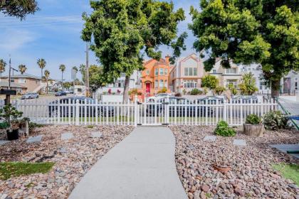 Oceanside Opulence - image 14