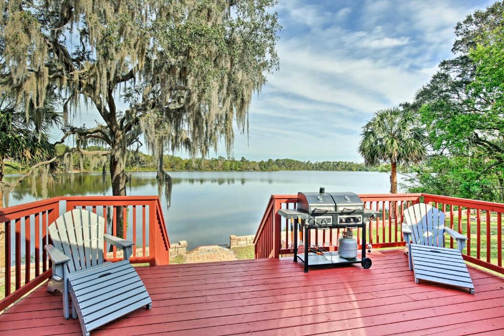 Ocklawaha House on Lake Fay with Pool Table and Hot Tub - main image