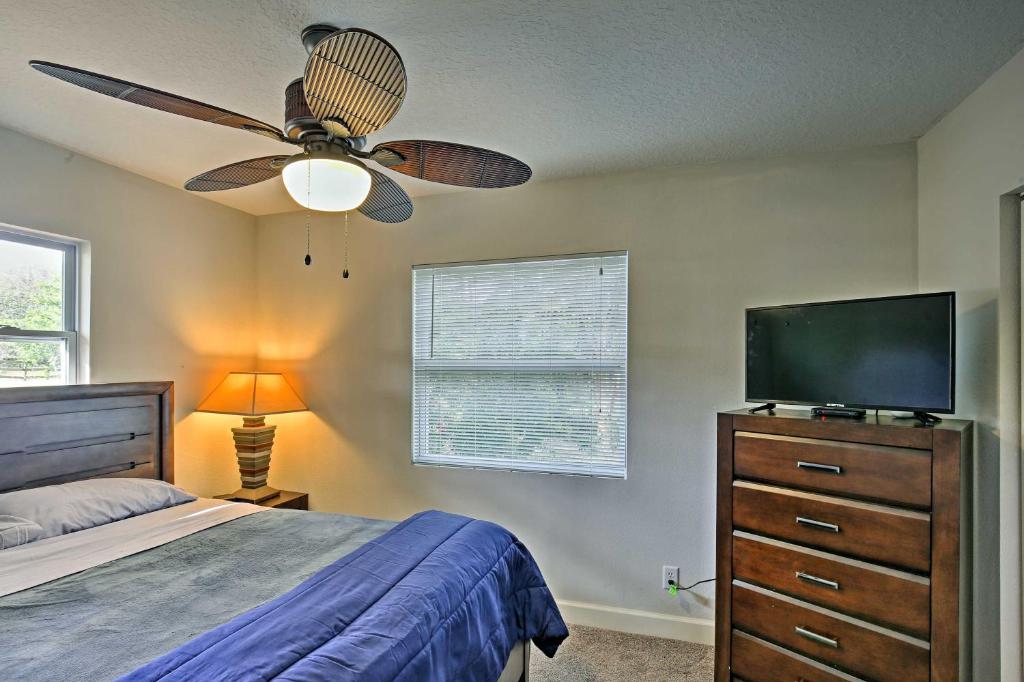 Ocklawaha House on Lake Fay with Pool Table and Hot Tub - image 2