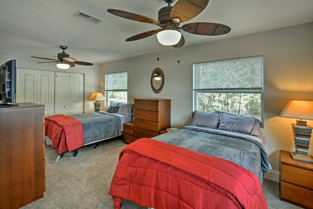 Ocklawaha House on Lake Fay with Pool Table and Hot Tub - image 3