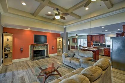 Ocklawaha House on Lake Fay with Pool Table and Hot Tub - image 5