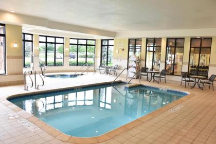 Hilton Garden Inn Oconomowoc - image 10