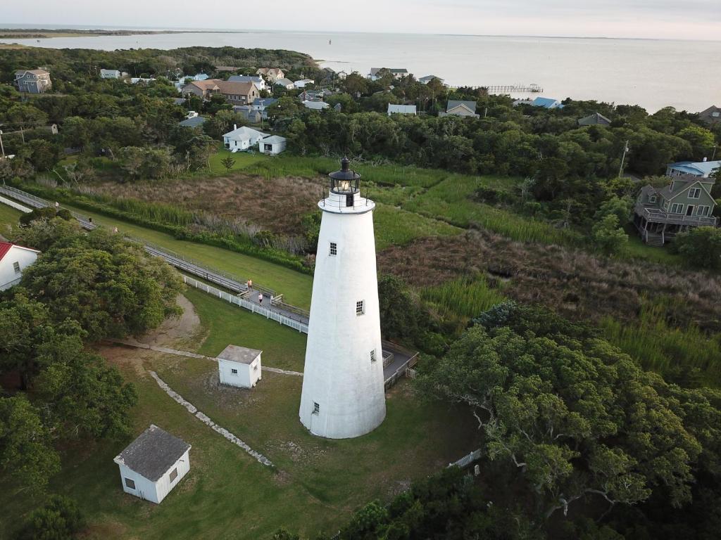 The Ocracoke Harbor Inn - image 5