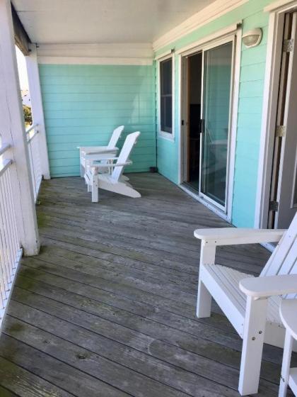 The Ocracoke Harbor Inn - image 7