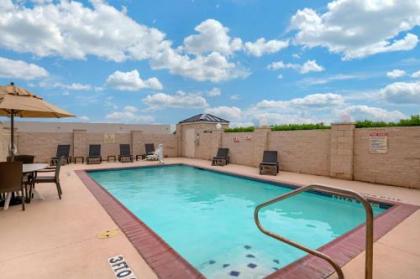 Comfort Inn and Suites Odessa - image 3