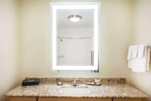 La Quinta by Wyndham Odessa North - image 3