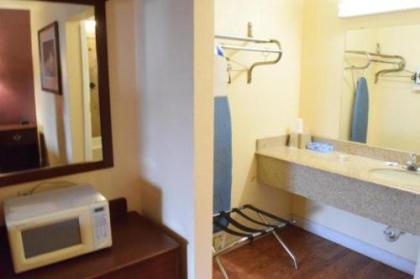 Delux Inn - image 4