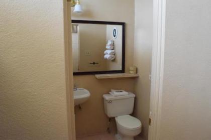 Imperial Motel - image 4