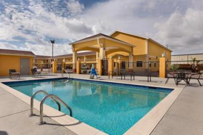 Days Inn by Wyndham Odessa - image 2