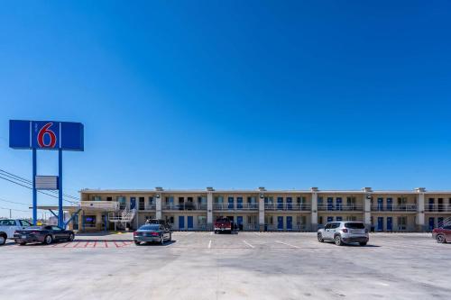 Motel 6-Odessa TX - 2nd Street - image 5