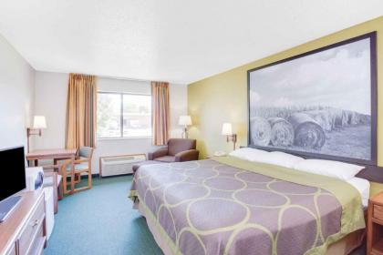 Super 8 by Wyndham Oelwein - image 14