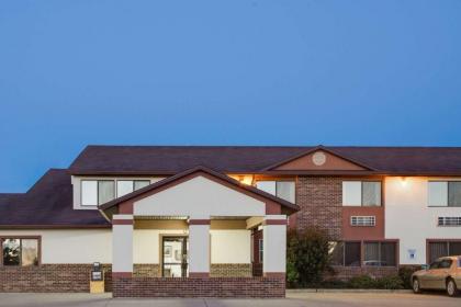 Super 8 by Wyndham Oelwein - image 2