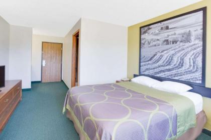 Super 8 by Wyndham Oelwein - image 3