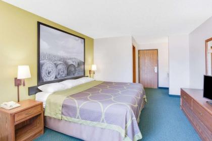 Super 8 by Wyndham Oelwein - image 4