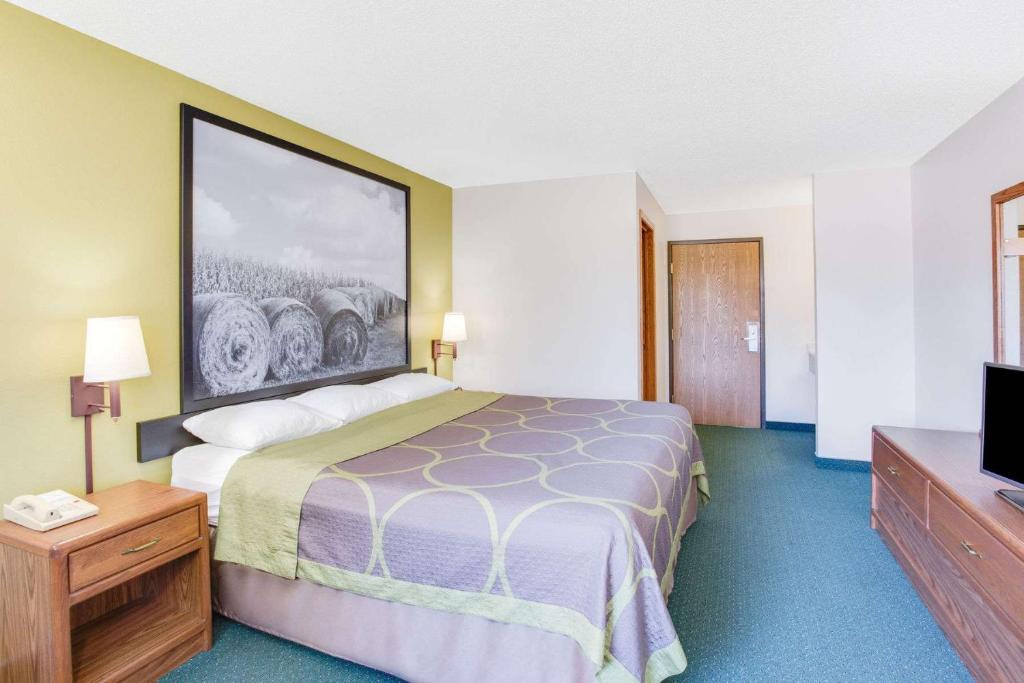 Super 8 by Wyndham Oelwein - image 4