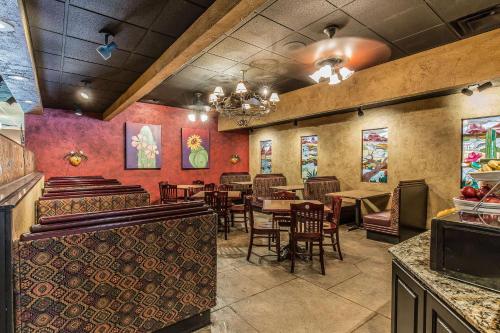 Comfort Suites Ogden Conference Center - image 2