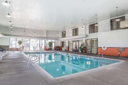 Comfort Suites Ogden Conference Center - image 4