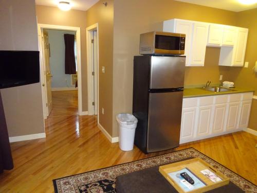 Sea Rose Suites - image 3