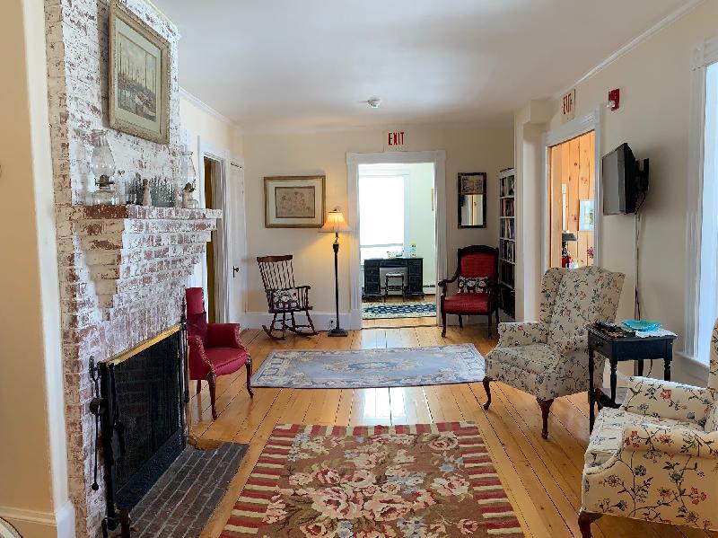 Blue Shutters Inn - image 2