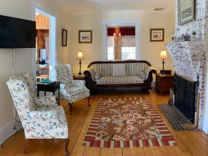 Blue Shutters Inn - image 3