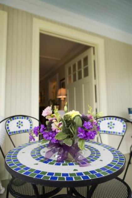 Inn on Shore Road - image 2
