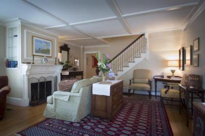 Inn on Shore Road - image 3