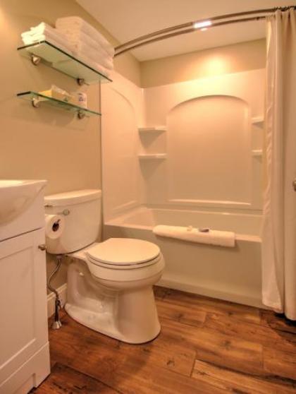Studio East Motel - image 3