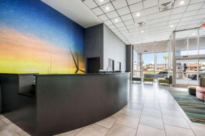 Clarion Inn & Suites Oklahoma City near Bricktown - image 4
