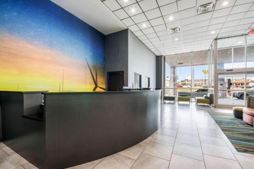 Clarion Inn & Suites Oklahoma City near Bricktown - image 4