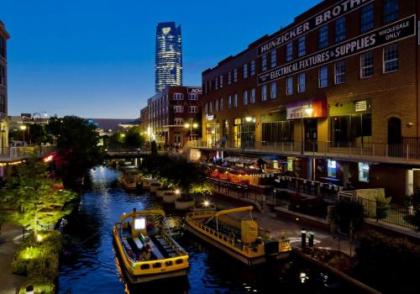 Holiday Inn Express & Suites Oklahoma City Downtown - Bricktown an IHG Hotel - image 2