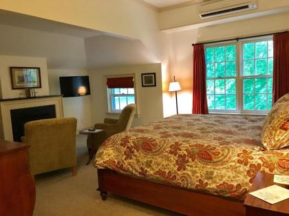 The Old Lyme Inn - image 11