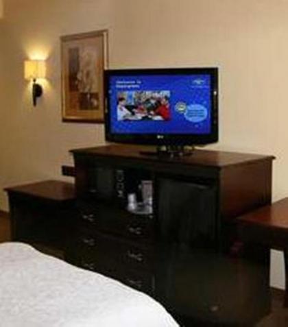 Hampton Inn Olive Branch - image 5