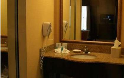 Hampton Inn Olive Branch - image 7