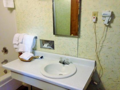 Travelers Inn Olney - image 10