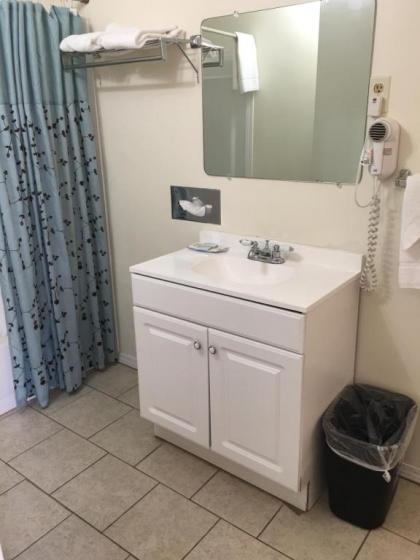 Travelers Inn Olney - image 12