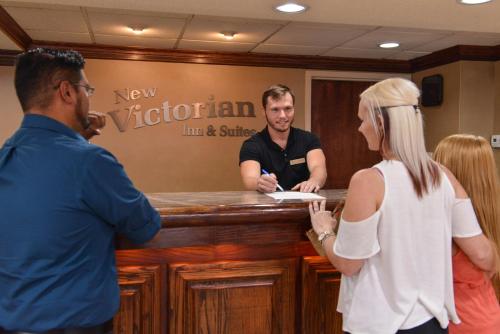 New Victorian Inn & Suites Omaha - image 3