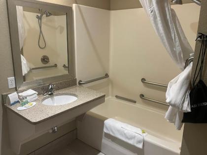 Days Inn & Suites by Wyndham Onalaska - image 14