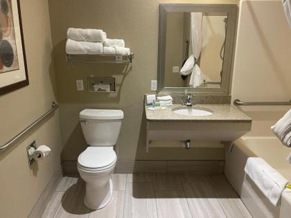 Days Inn & Suites by Wyndham Onalaska - image 15