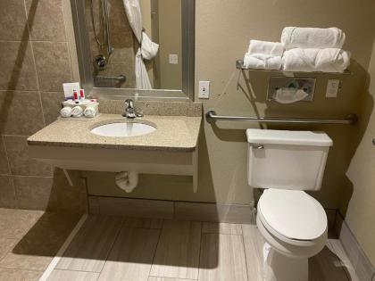 Days Inn & Suites by Wyndham Onalaska - image 16