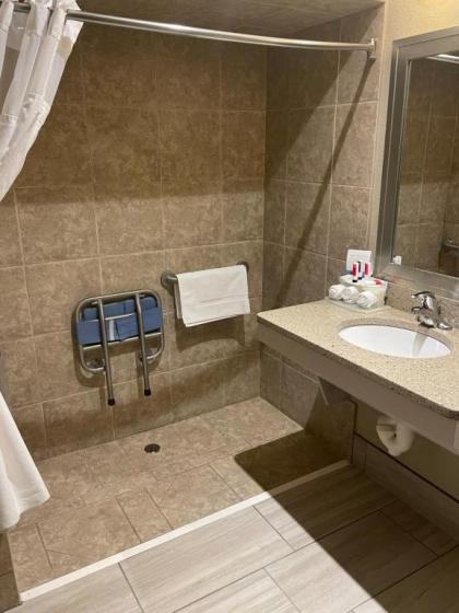Days Inn & Suites by Wyndham Onalaska - image 18