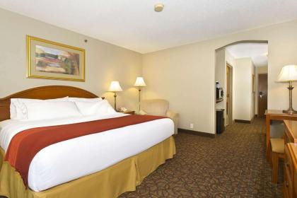 Days Inn & Suites by Wyndham Onalaska - image 5