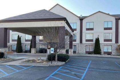 Days Inn & Suites by Wyndham Onalaska - image 8