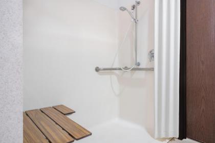 Microtel Inn La Crosse Onalaska Area - image 15